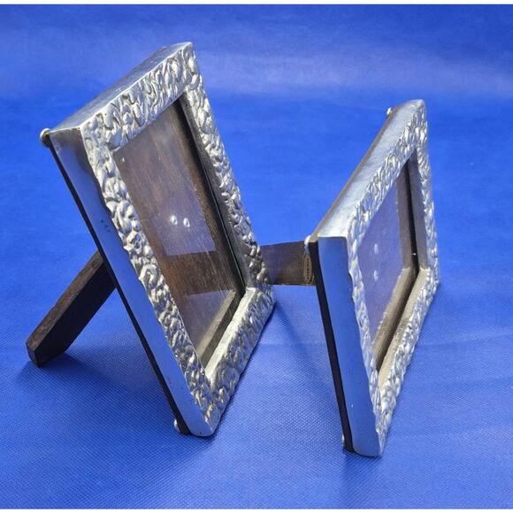 Two Vtg Arte Giancarlo Honduras Pewter Photo Frames Curlicues Wood Back 7x5" - Picture 4 of 9